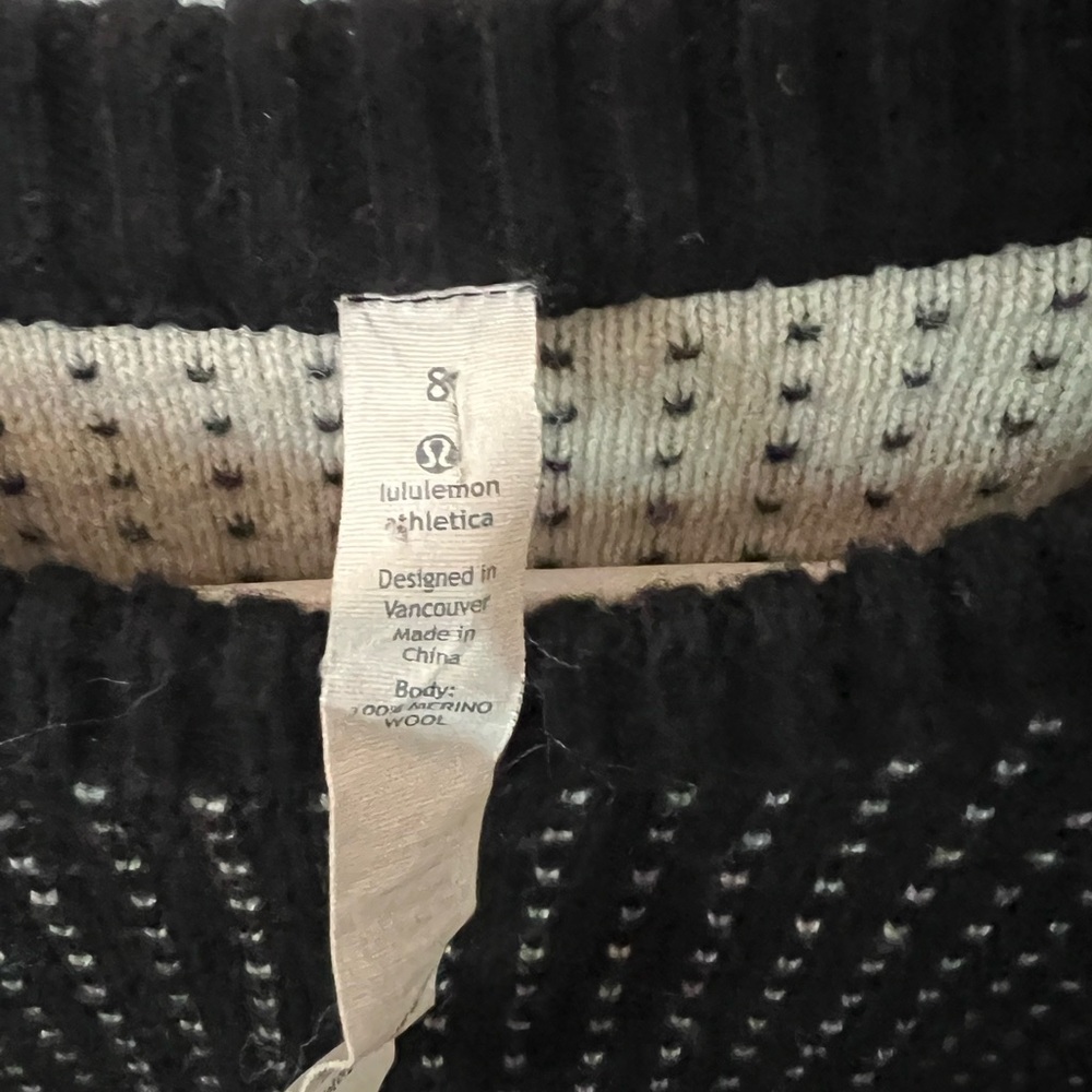 Lululemon Yogi Crew Sweater w/ Side Zips and Thumb Holes 100% Merino Wool - Picture 9 of 10